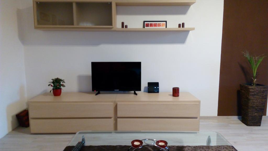 Mija Apartman S Vinnym Sklipkem, Zahradou A Grilem Kájov Zewnętrze zdjęcie