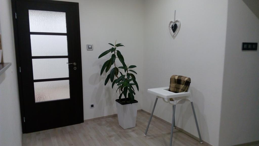 Mija Apartman S Vinnym Sklipkem, Zahradou A Grilem Kájov Zewnętrze zdjęcie