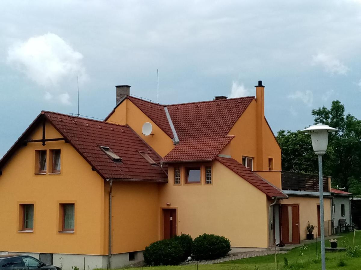 Mija Apartman S Vinnym Sklipkem, Zahradou A Grilem Kájov Zewnętrze zdjęcie